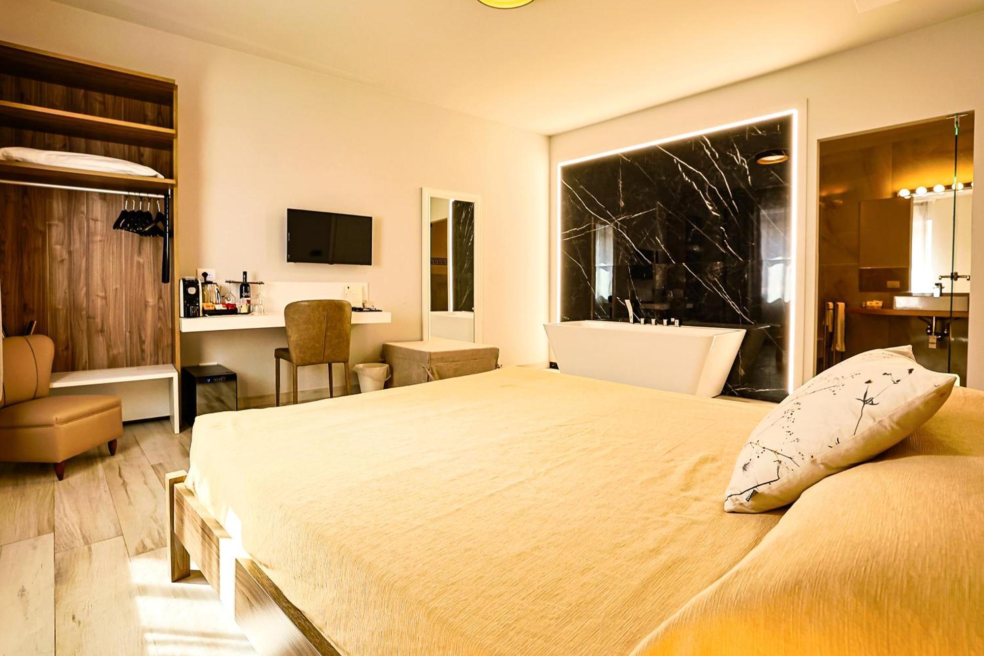 Le Suite Polistena Exterior foto